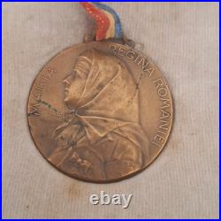 Rare Medaille Roumaine Croux Rouge Infirmiere SSBM 1914 1918