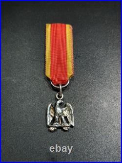 Rare Médaille Vétérans DÉBRIS DE L'EMPIRE Aigle Empire Napoléon Réduction Argent
