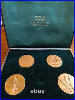 Rare coffret de médailles commémoratives en bronze. 18 juin 1945. André Bord
