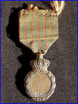Rare ensemble Médaille de Sainte Hélène + boite + prospectus original TBE