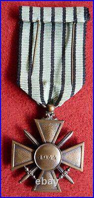Rare et authentique croix de guerre 1944
