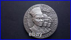 Rare médaille du centenaire des troupes africaines, en argent