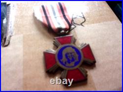 Résistance intérieure Médaille émaillée Clandestinité 1940/1944 Parfait état