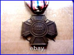Résistance intérieure Médaille émaillée Clandestinité 1940/1944 Parfait état