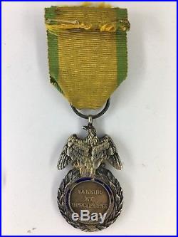 Second Empire Médaille Militaire Monobloc Ailes Décollées BARRE A2