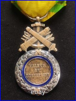 Superbe Et Rare Médaille Militaire Dite De Versailles, Des Versaillais, Monobloc