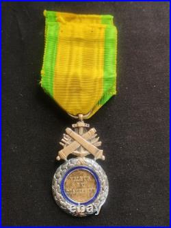 Superbe Et Rare Médaille Militaire Dite De Versailles, Des Versaillais, Monobloc