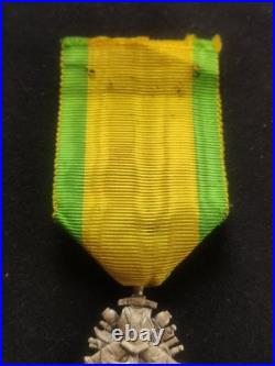 Superbe Et Rare Médaille Militaire Dite De Versailles, Des Versaillais, Monobloc
