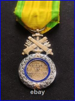 Superbe Et Rare Médaille Militaire Dite De Versailles, Des Versaillais, Monobloc