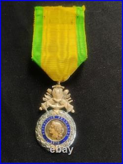 Superbe Et Rare Médaille Militaire Dite De Versailles, Des Versaillais, Monobloc