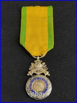 Superbe Et Rare Médaille Militaire Dites Des Versaillais Versailles Monobloc +++