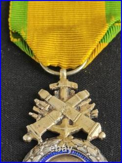 Superbe Et Rare Médaille Militaire Dites Des Versaillais Versailles Monobloc +++