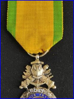 Superbe Et Rare Médaille Militaire Dites Des Versaillais Versailles Monobloc +++