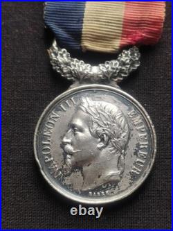 Superbe Médaille Attribuée 1861 Napoléon III Actes Dévouement 2nd Empire Barre