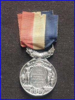 Superbe Médaille Attribuée 1861 Napoléon III Actes Dévouement 2nd Empire Barre