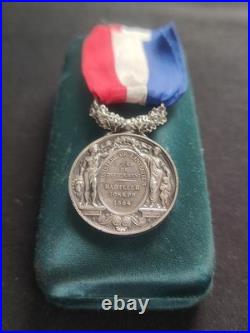 Superbe Médaille Attribuée 1864 Napoléon III Actes Dévouement 2nd Empire Barre