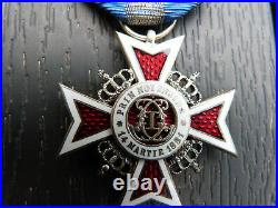 Superbe medaille Chevalier de l'ordre de la Couronne Roumanie III république