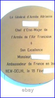 Trés belle Médaille offerte par Gé a Anbassadeur Français a New-Delhi Bronze