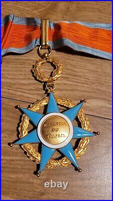 Une médaille ordre du MERITE SOCIAL Commandeur
