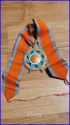 Une médaille ordre du MERITE SOCIAL Commandeur